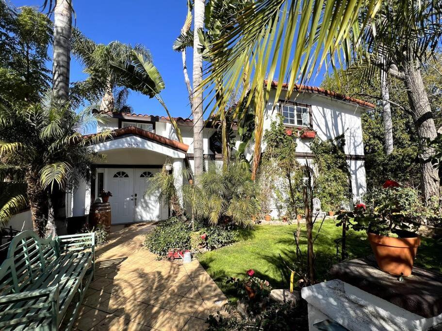 Stylish Mediterranean Villa, Pool, Jacuzzi, Hollywood & Malibu Bliss Лос Анджелис Екстериор снимка