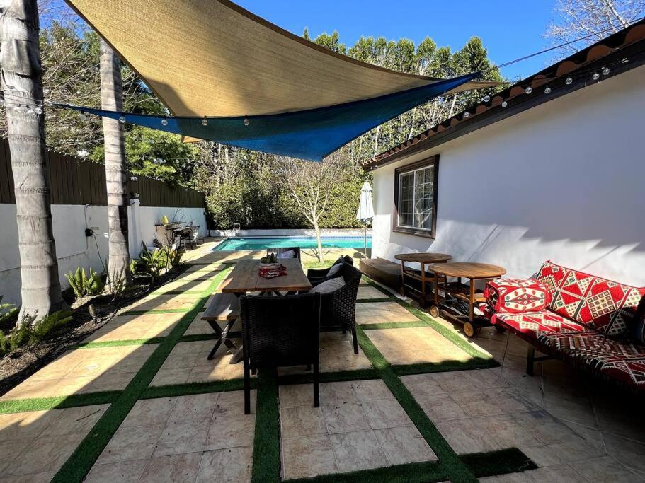 Stylish Mediterranean Villa, Pool, Jacuzzi, Hollywood & Malibu Bliss Лос Анджелис Екстериор снимка